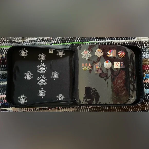 2002 Salt Lake City Olympic Pins and case plus Olympic pins and 2000 Sydney pin - Picture 1 of 7